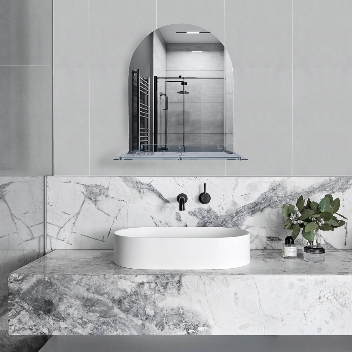 Зеркало фигурное в ванную с полочкой KRONER Belantis 69x50см CV022928
