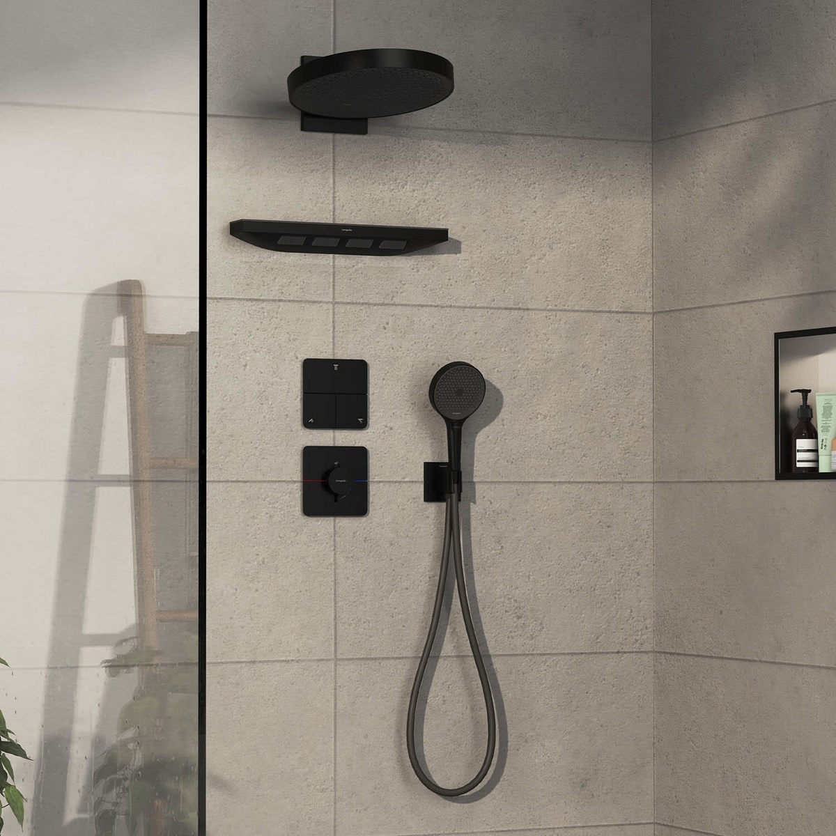 Внешняя часть смесителя без скрытой части HANSGROHE ShowerSelect Comfort Q черный латунь 155x155мм 15588670