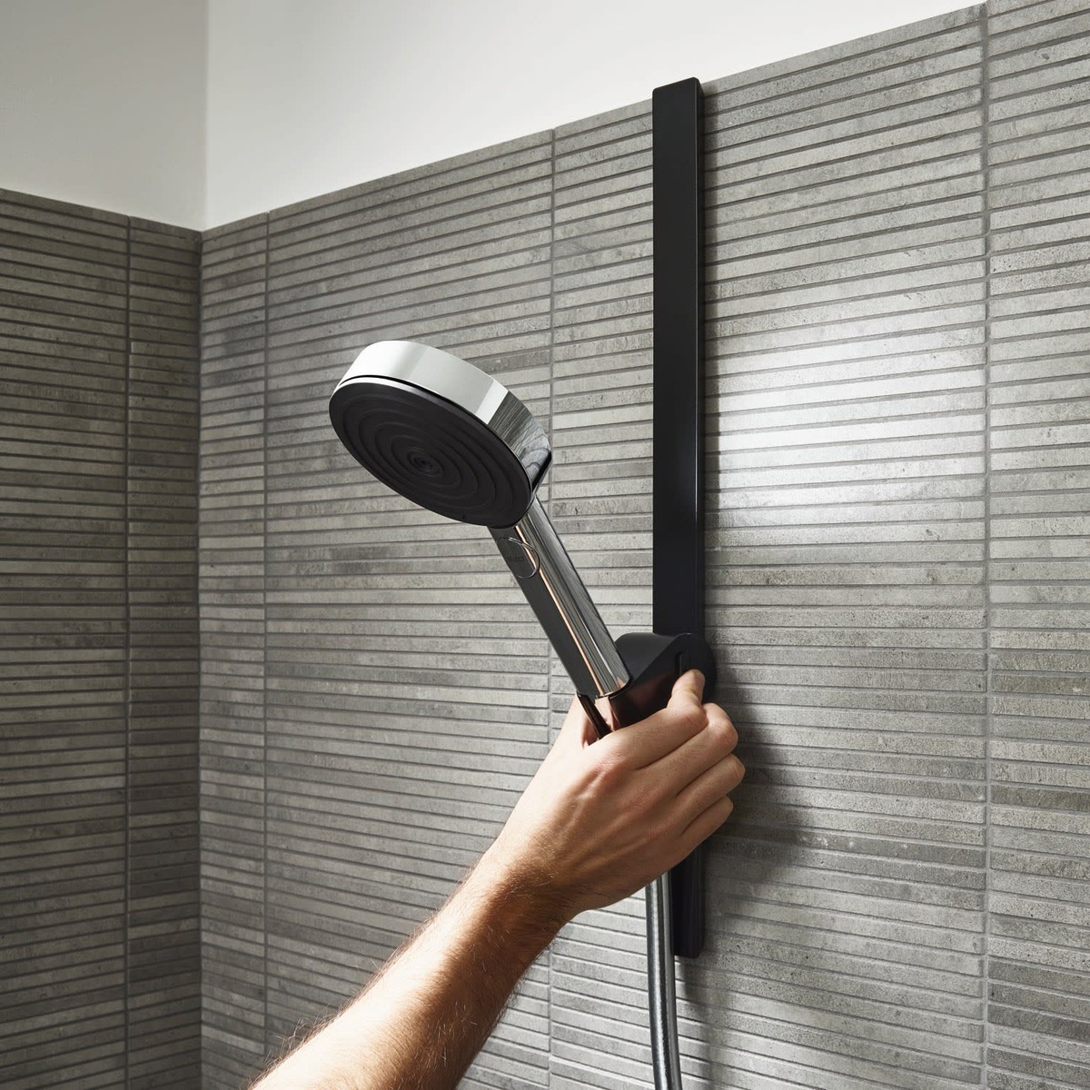 Тримач для ручної душової лійки HANSGROHE WallStoris 27917670 пластиковий чорний
