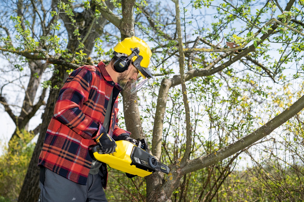 Пила ланцюгова акумуляторна Karcher CNS 36-35 Battery 36В шина 35см 5.5кг без АКБ та ЗП