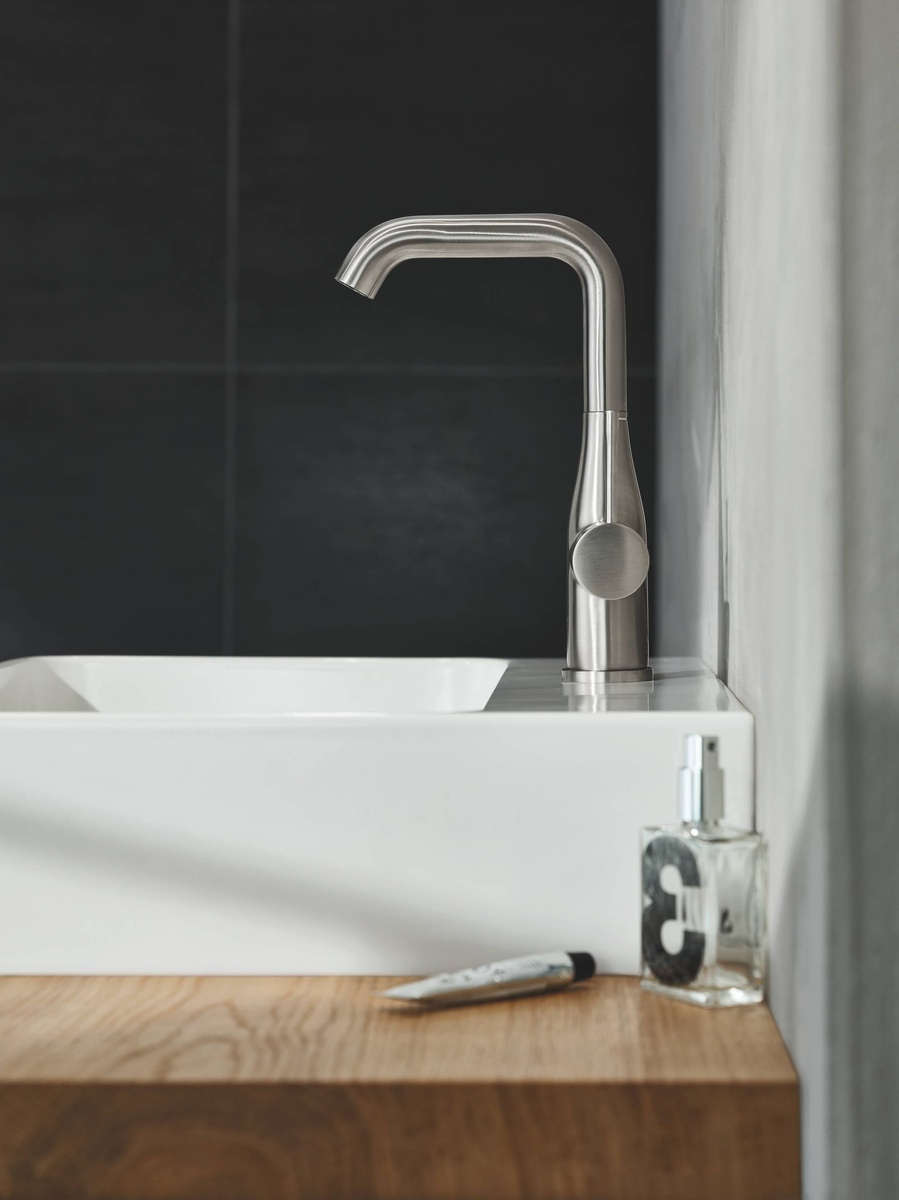 Cмеситель для умывальника однорычажный с высоким изливом GROHE Essence хром латунь с донным клапаном 32628DC1