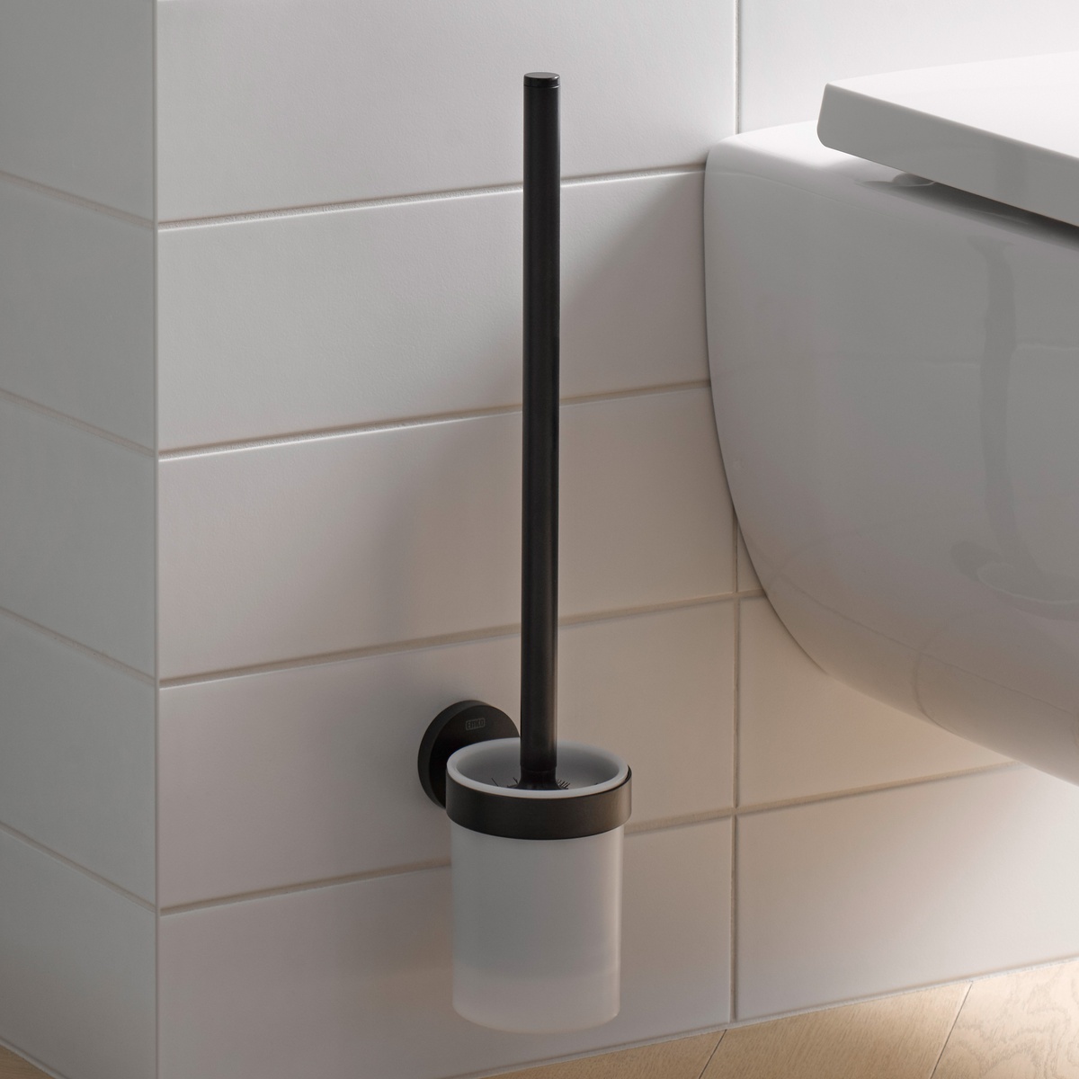 Ершик для туалета настенный EMCO Round 4315 133 00 круглая пластиковый черный