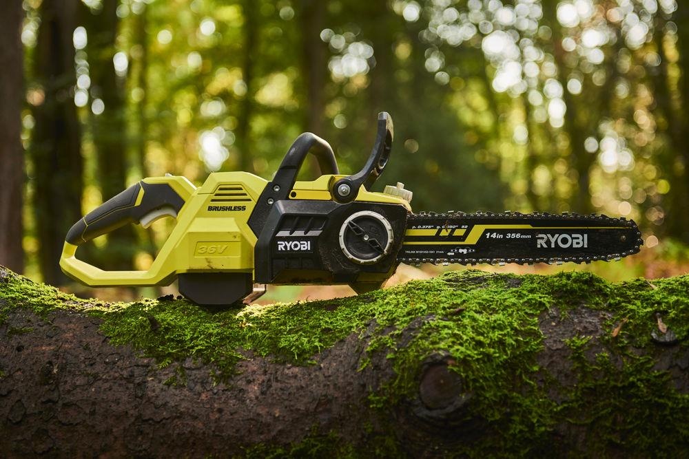 Пила цепная аккумуляторная Ryobi RY36CSX35A-0 36В MAX POWER шина 35см Oregon бесщеточная 5.1кг без АКБ и ЗП