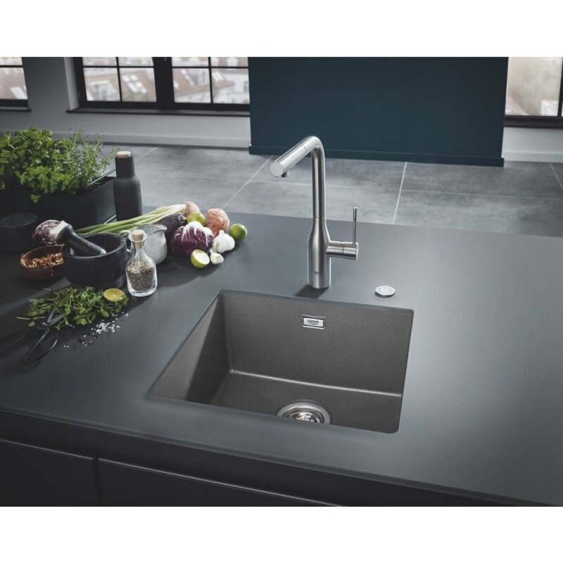 Мийка на кухню керамічна прямокутна GROHE K700 457мм x 406мм чорний із сифоном 31653AT0