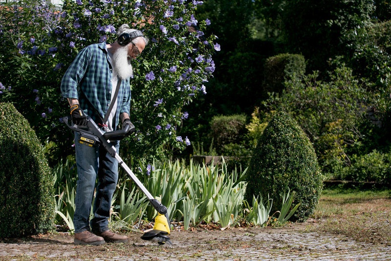 Тример садовий акумуляторний Karcher WRE 18-55 для видалення бур'янів акумуляторів 18В 2.85кг (без АКБ та ЗП)