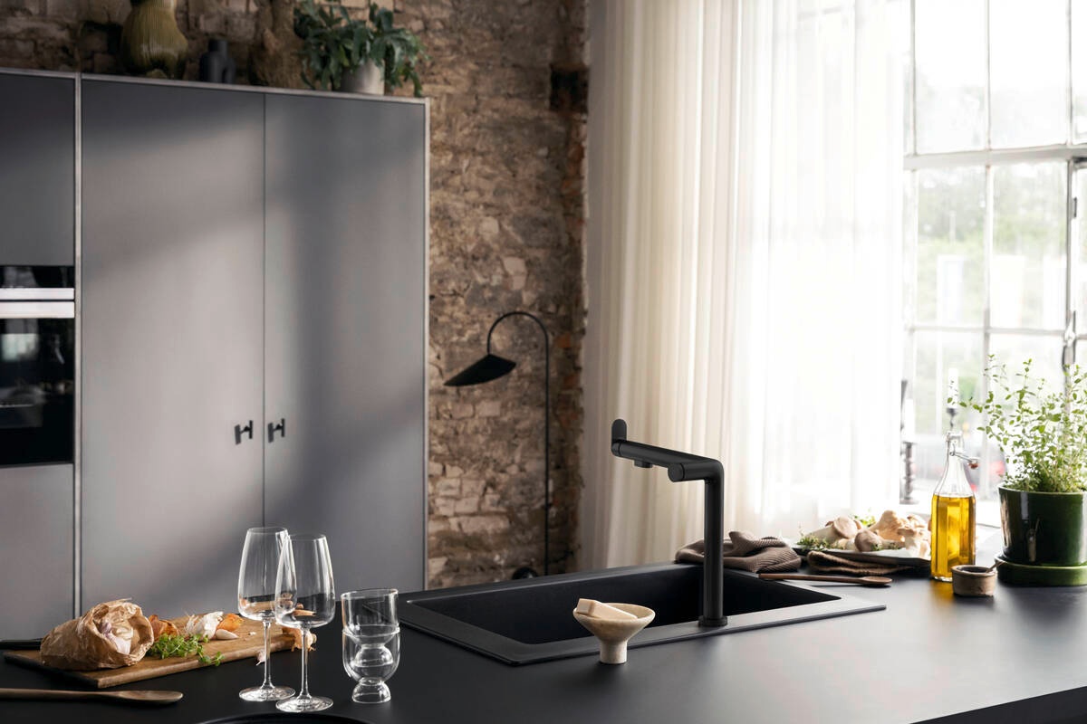 Cмеситель для кухни с краном для фильтрованной воды HANSGROHE Aqittura M91 черный латунь 76802670