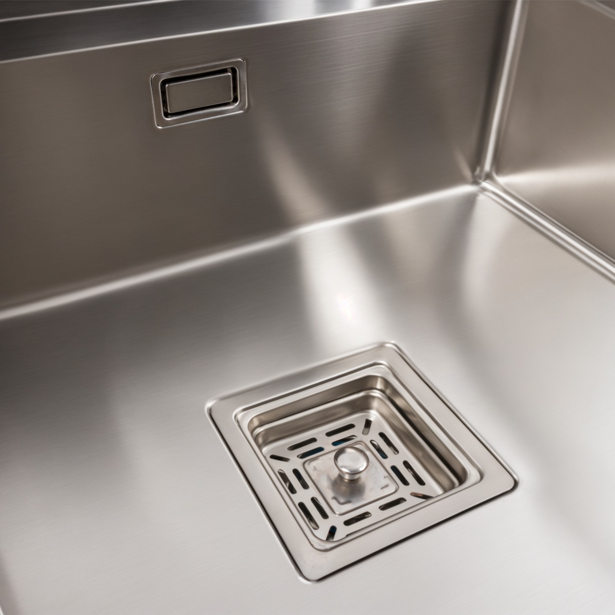 Мийка для кухні із нержавіючої сталі квадратна PLATINUM TZ 500x500x200мм матова 1.2мм із сифоном в комплекті PLS-A40194