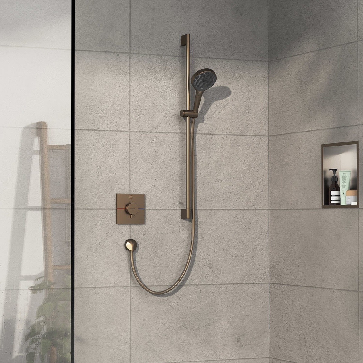 Внешняя часть смесителя без скрытой части HANSGROHE ShowerSelect Comfort E бронза латунь 155x155мм 15571140