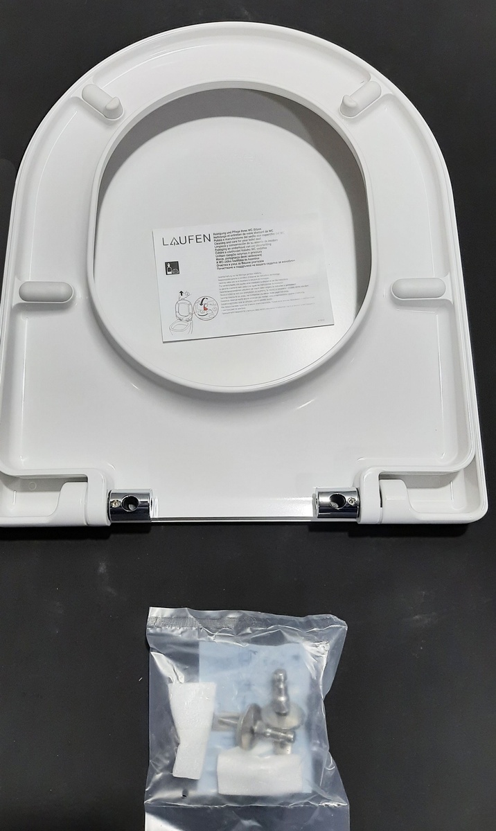 Унітаз підвісний безобідковий білий LAUFEN PRO із сидінням з мікроліфтом H8209660000001+H8969513000001