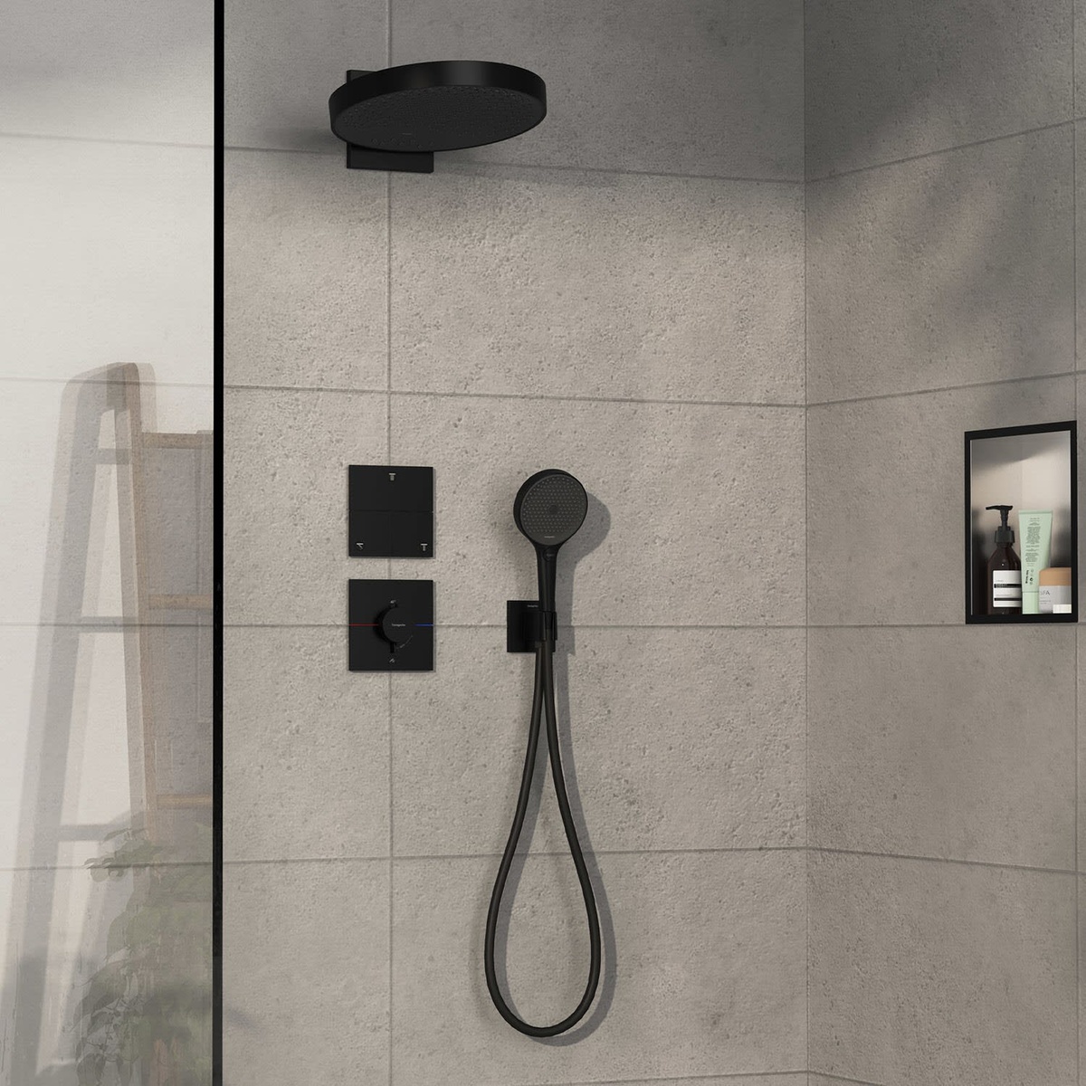 Внешняя часть смесителя без скрытой части HANSGROHE ShowerSelect Comfort E черный латунь 155x155мм 15575670