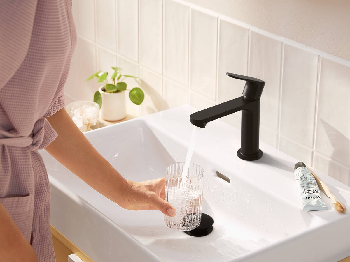 Змішувач для умивальника одноважільний HANSGROHE Rebris S EcoSmart+ чорний латунь з донним клапаном 72586670