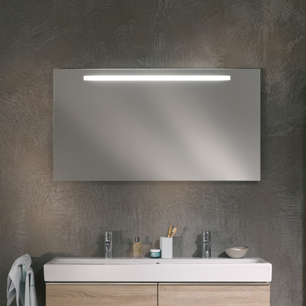 Зеркало в ванную GEBERIT Option Basic Square 70x120см c подсветкой прямоугольное 500.585.00.1