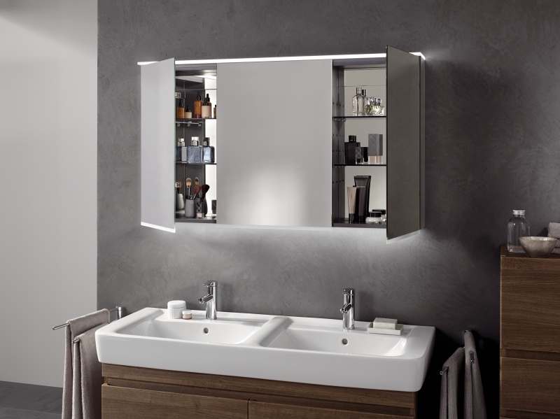 Шафка підвісна із дзеркалом у ванну GEBERIT Option 120x70x15см із підсвіткою біла 500.207.00.1