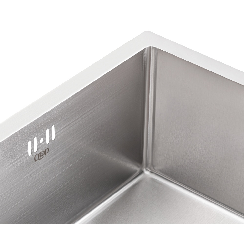 Кухонная мойка металлическая прямоугольная врезная под столешницу Q-TAP 450мм x 460мм матовая 2.7мм с сифоном QTD464510