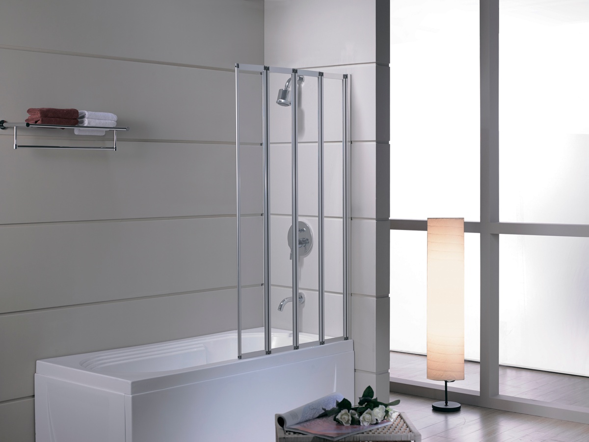 Ширма стеклянная для ванной оборачиваемая четырехсекционная гармошка 140см x 89см EGER стекло прозрачное 5мм профиль хром 599-110